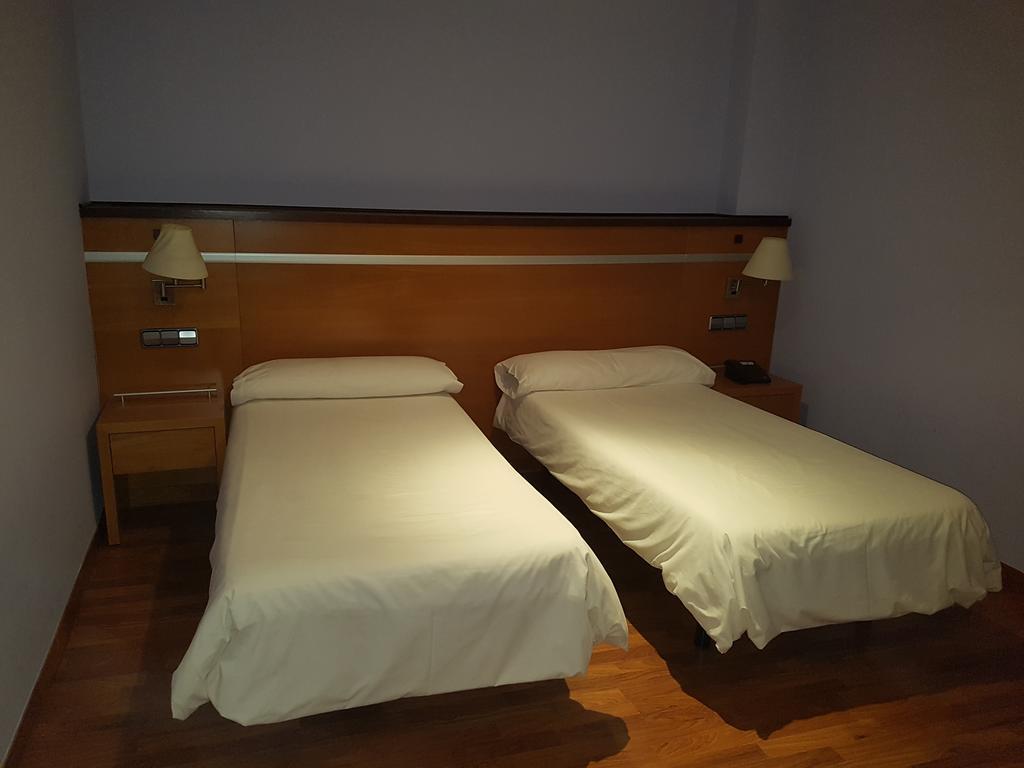 Hotel Isur Llerena Dış mekan fotoğraf